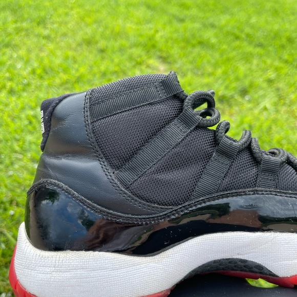 Jordan 11 Bred Size 10 Men main image 4